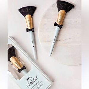 Too Faced Mr. Chiseled Contour Brush Set